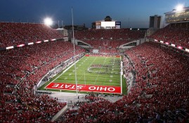 电子竞技-莱万多夫斯基迎来二十赛季高光表现，SKT球迷沸腾！